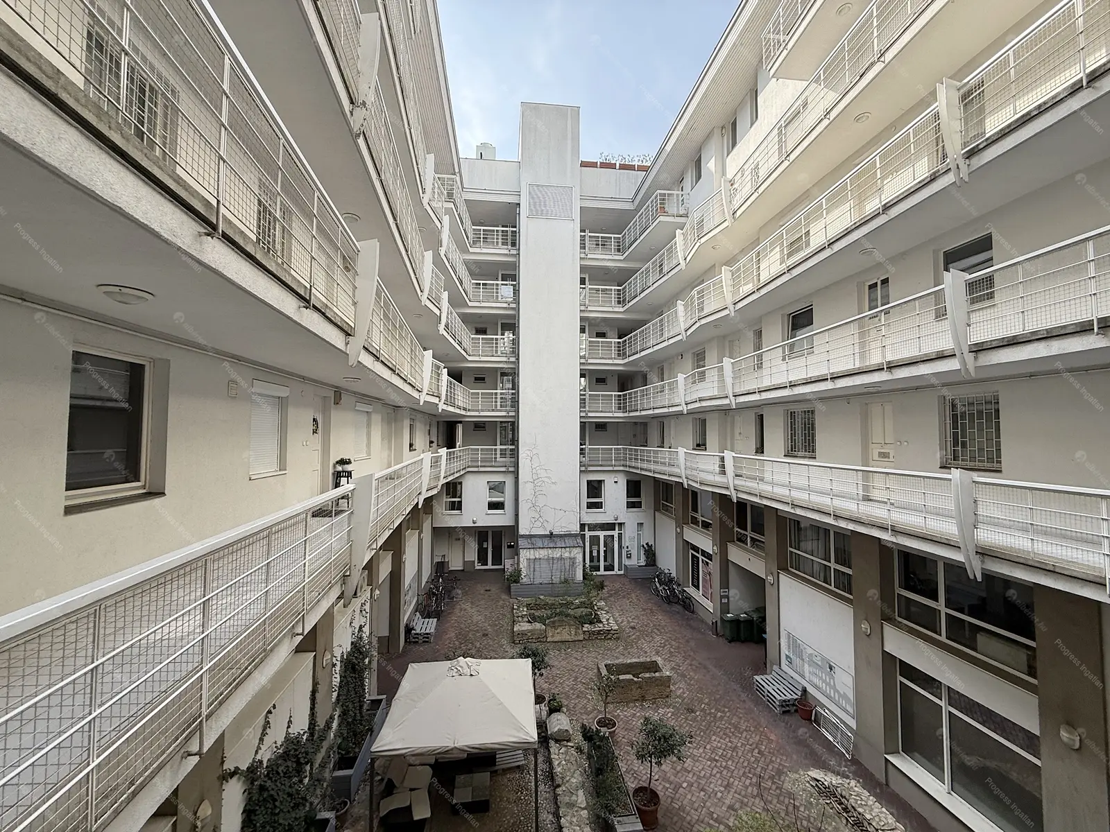 Kiadó albérlet 650000 Ft/hó áron: Budapest, II. kerület  Bécsi út. Mérete: 97 nm, 4 szobás | Alberlet.hu - 6685076