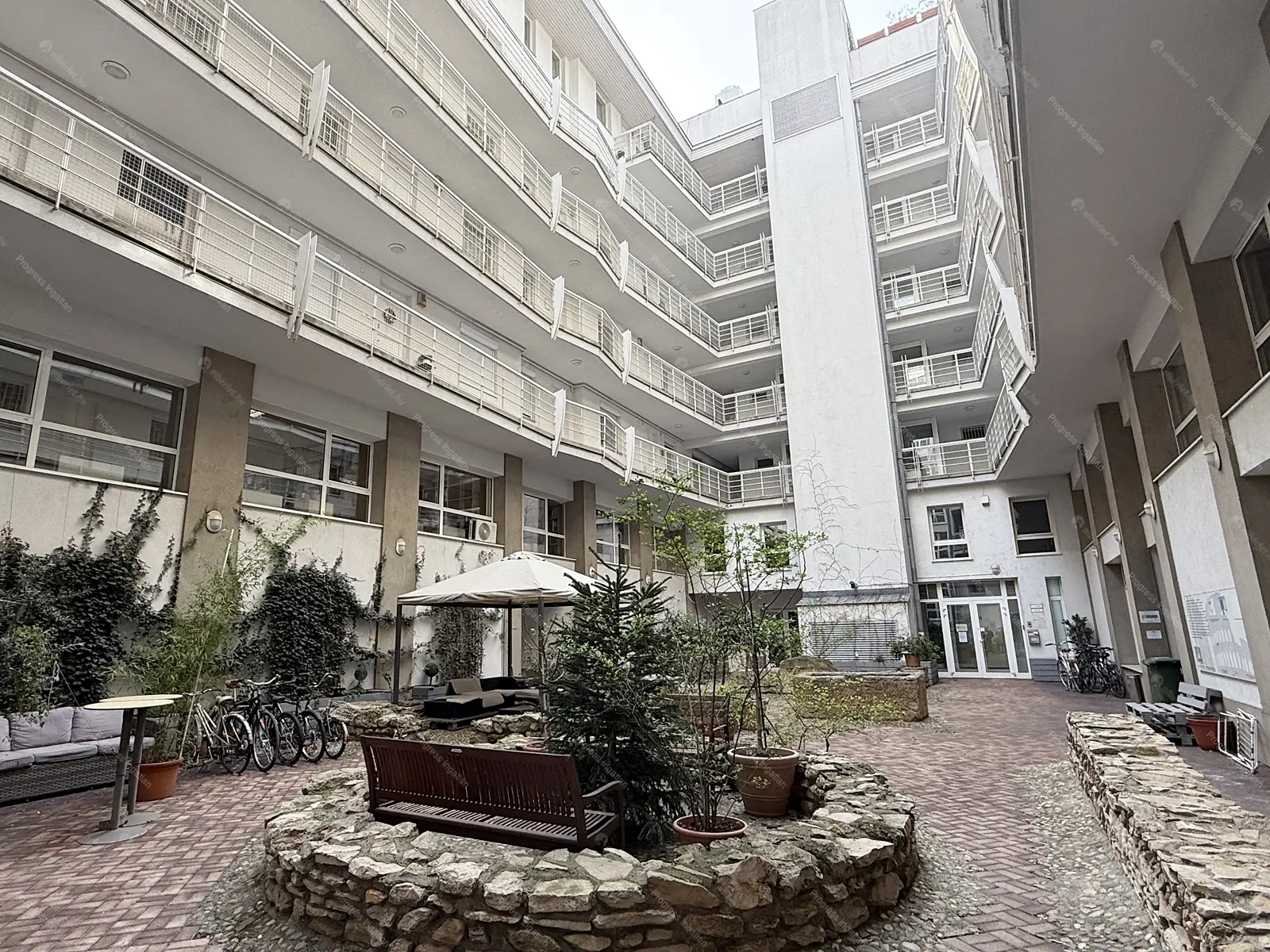 Kiadó albérlet 650000 Ft/hó áron: Budapest, II. kerület  Bécsi út. Mérete: 97 nm, 4 szobás | Alberlet.hu - 6685077