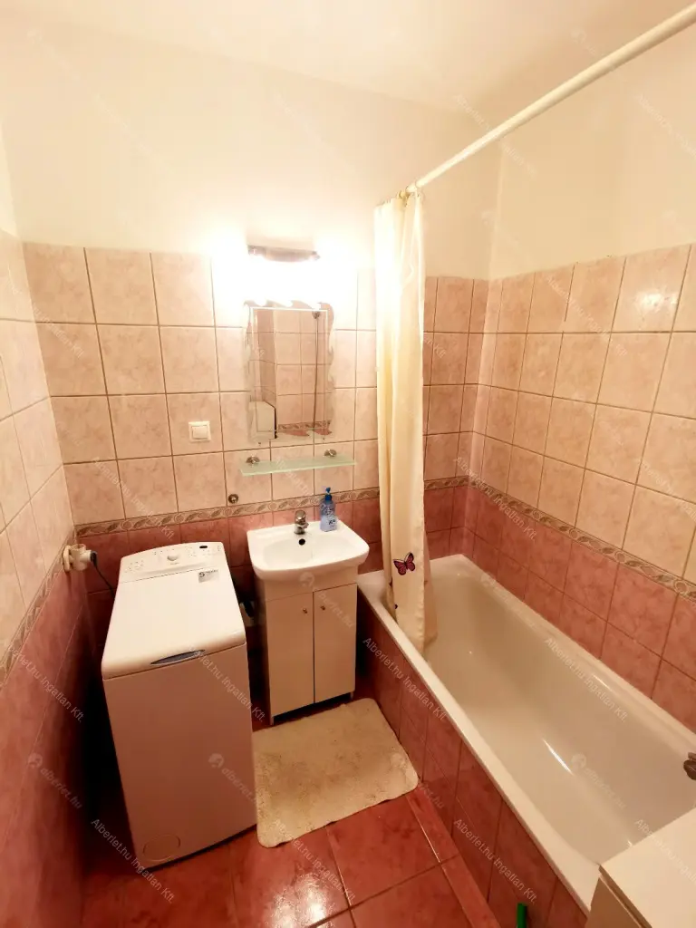 Kiadó albérlet 308000 Ft/hó áron: Budapest, II. kerület  Bem rakpart. Mérete: 49 nm, 2 szobás | Alberlet.hu - 6650570