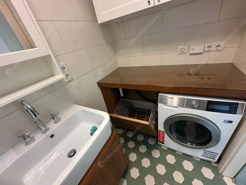 Kiadó albérlet 750000 Ft/hó áron: Budapest, II. kerület  Bimbó út. Mérete: 108 nm, 4 szobás | Alberlet.hu - 6535504