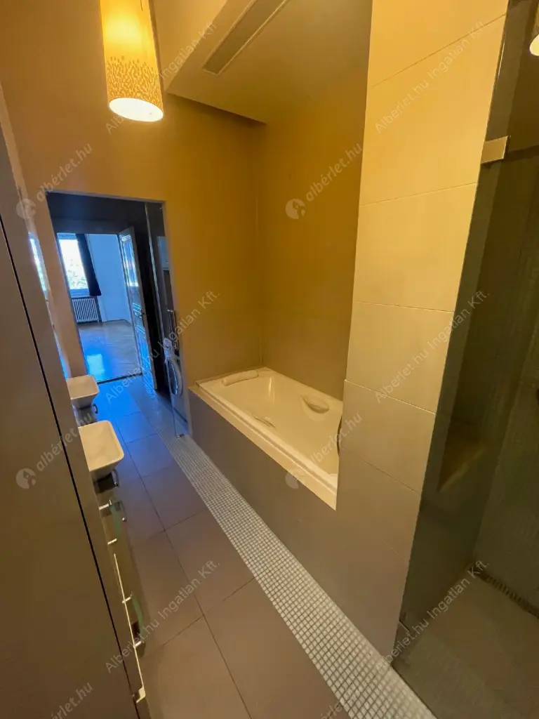 Kiadó albérlet 800000 Ft/hó áron: Budapest, II. kerület  Bimbó út. Mérete: 130 nm, 4 szobás | Alberlet.hu - 6549771