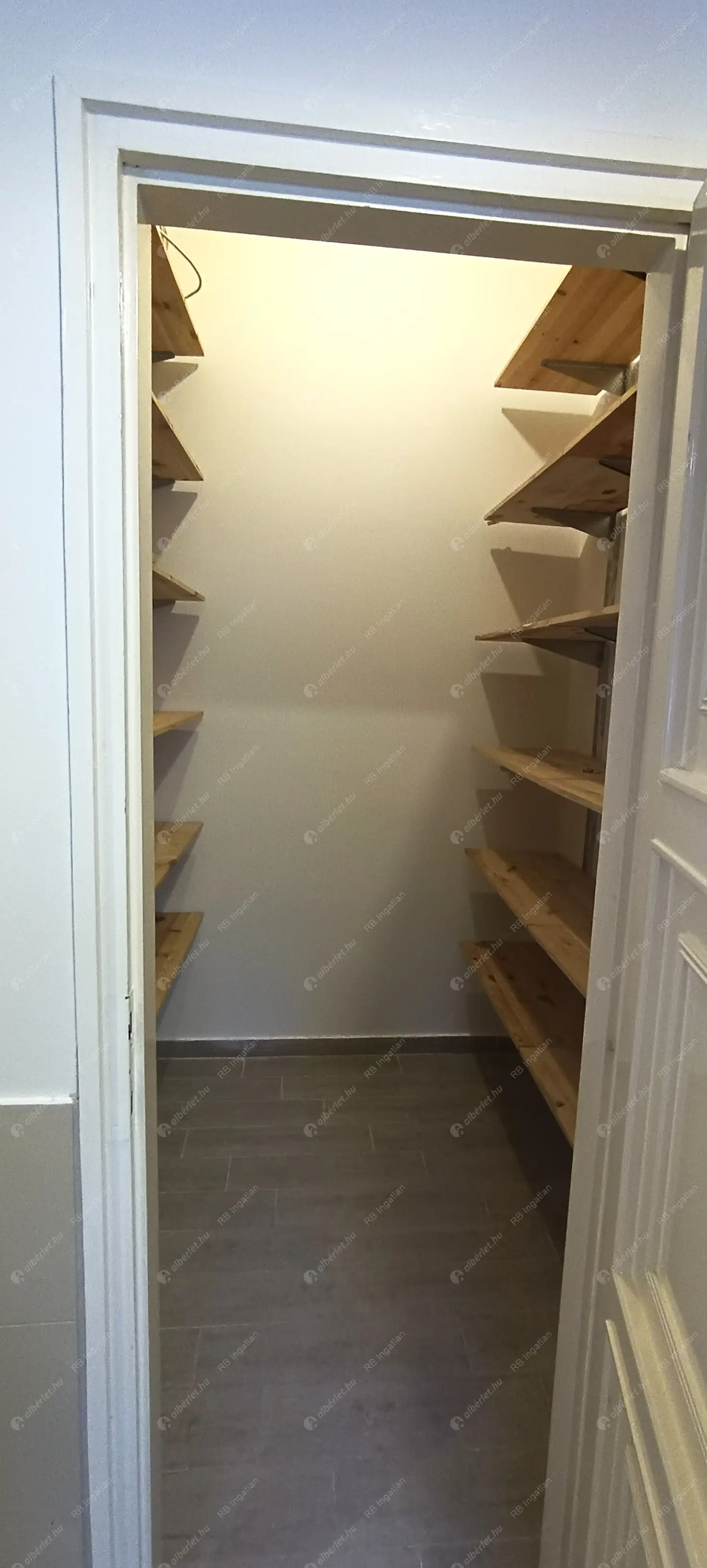 Kiadó albérlet 900000 Ft/hó áron: Budapest, II. kerület  Bimbó út. Mérete: 130 nm, 4 szobás | Alberlet.hu - 6577156