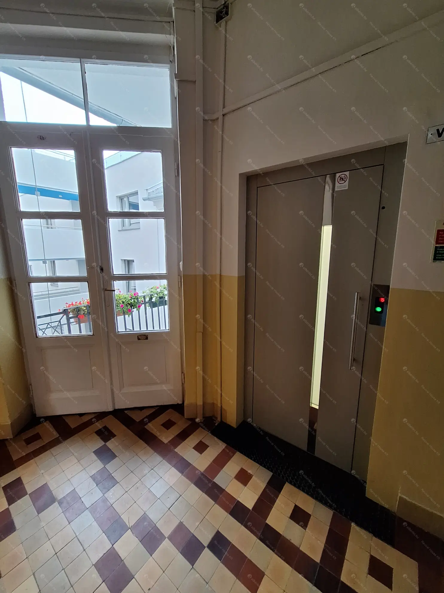 Kiadó albérlet 882000 Ft/hó áron: Budapest, II. kerület  Bimbó út. Mérete: 130 nm, 4 szobás | Alberlet.hu - 6586006