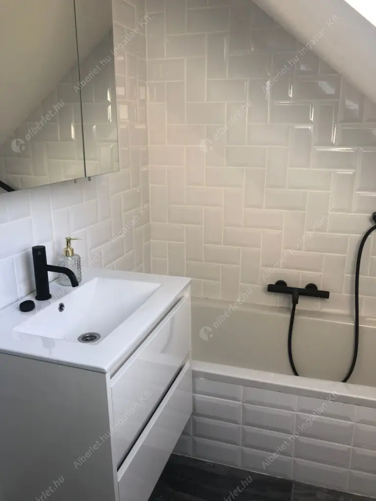 Kiadó albérlet 1026000 Ft/hó áron: Budapest, II. kerület  Bimbó út. Mérete: 160 nm, 3 szobás | Alberlet.hu - 6596953