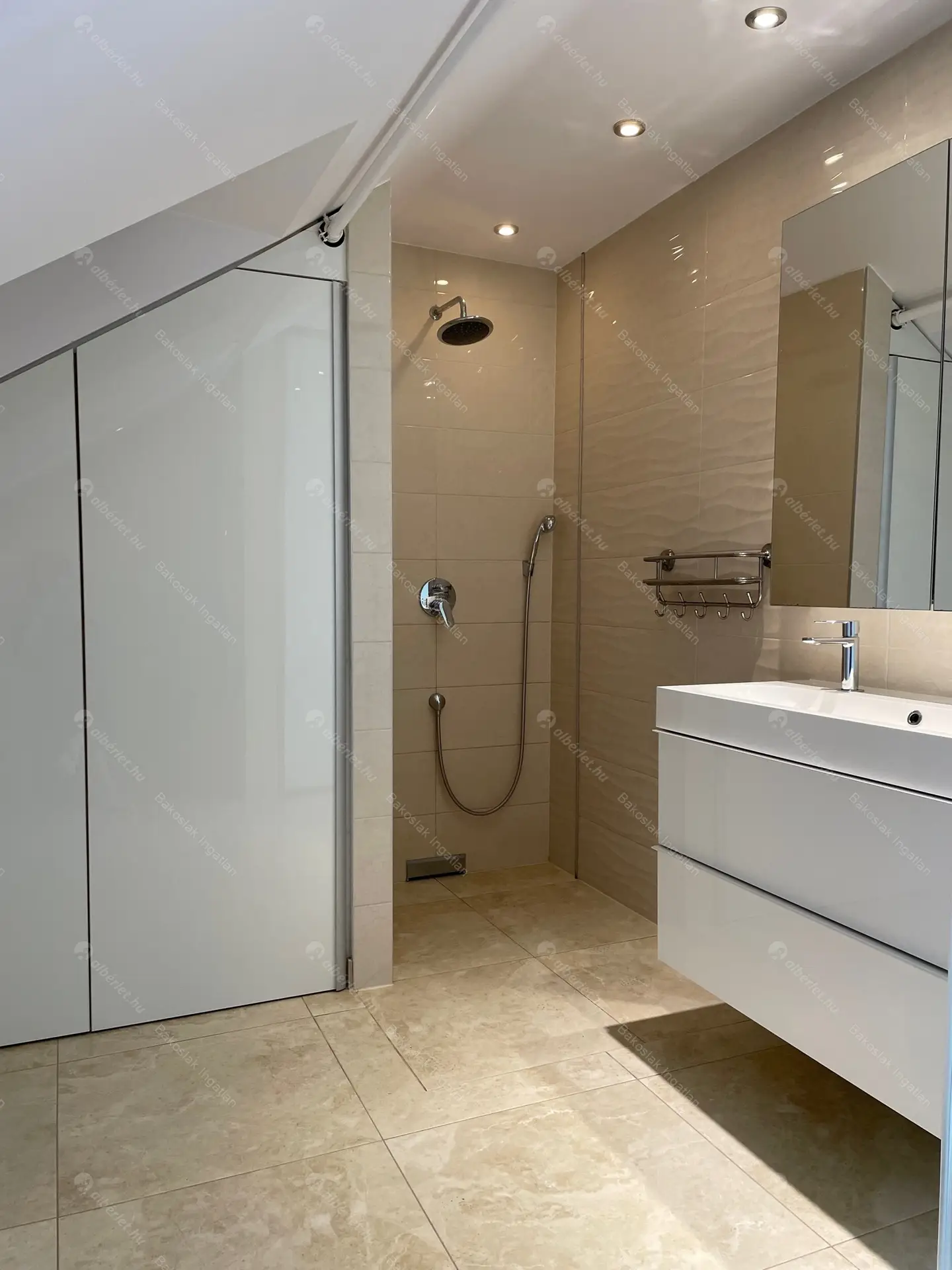 Kiadó albérlet 750000 Ft/hó áron: Budapest, II. kerület  Bimbó út. Mérete: 170 nm, 4 szobás | Alberlet.hu - 5669684