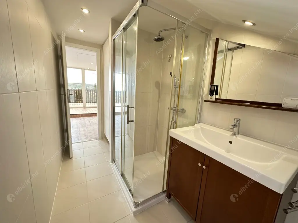 Kiadó albérlet 750000 Ft/hó áron: Budapest, II. kerület  Bimbó út. Mérete: 182 nm, 6 szobás | Alberlet.hu - 6601622