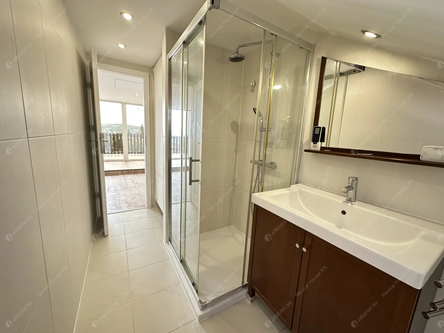 Kiadó albérlet 750000 Ft/hó áron: Budapest, II. kerület  Bimbó út. Mérete: 182 nm, 6 szobás | Alberlet.hu - 6605132