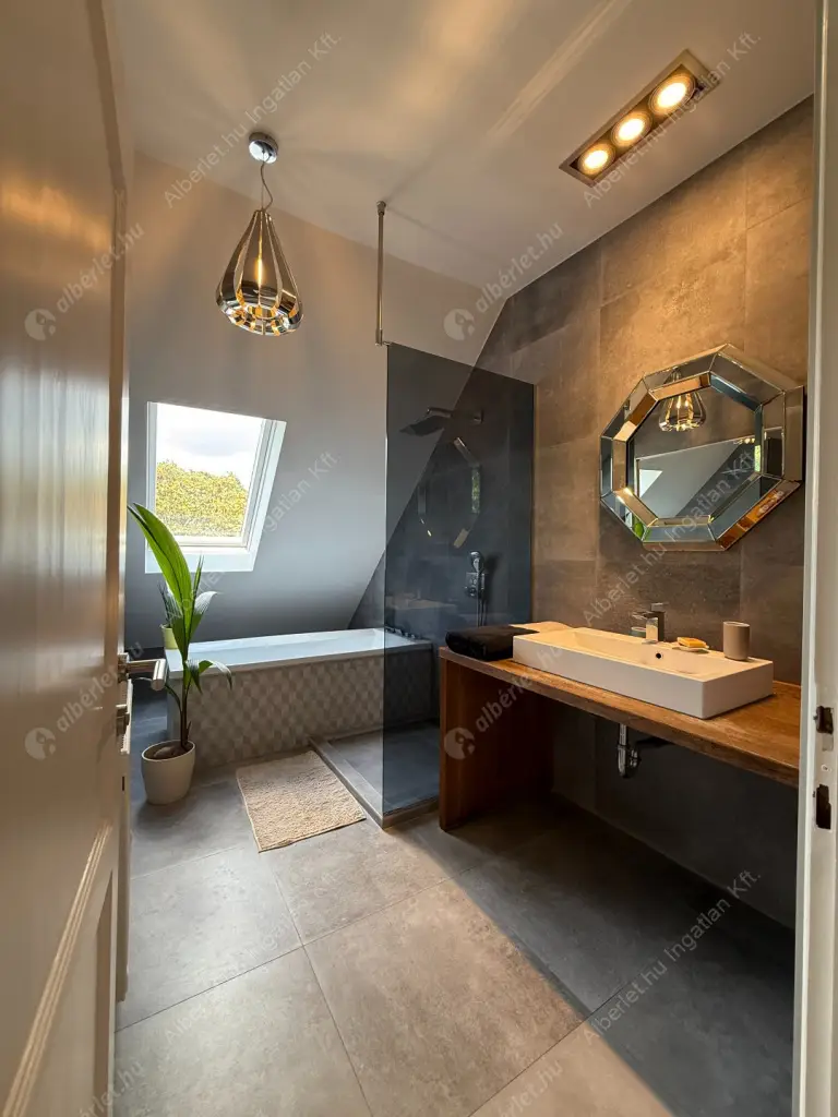 Kiadó albérlet 575000 Ft/hó áron: Budapest, II. kerület  Bimbó út. Mérete: 91 nm, 3 szobás | Alberlet.hu - 6572139