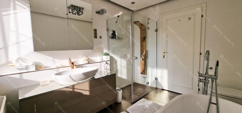 Kiadó albérlet 770000 Ft/hó áron: Budapest, II. kerület  Cserje utca. Mérete: 95 nm, 3 szobás | Alberlet.hu - 6663495