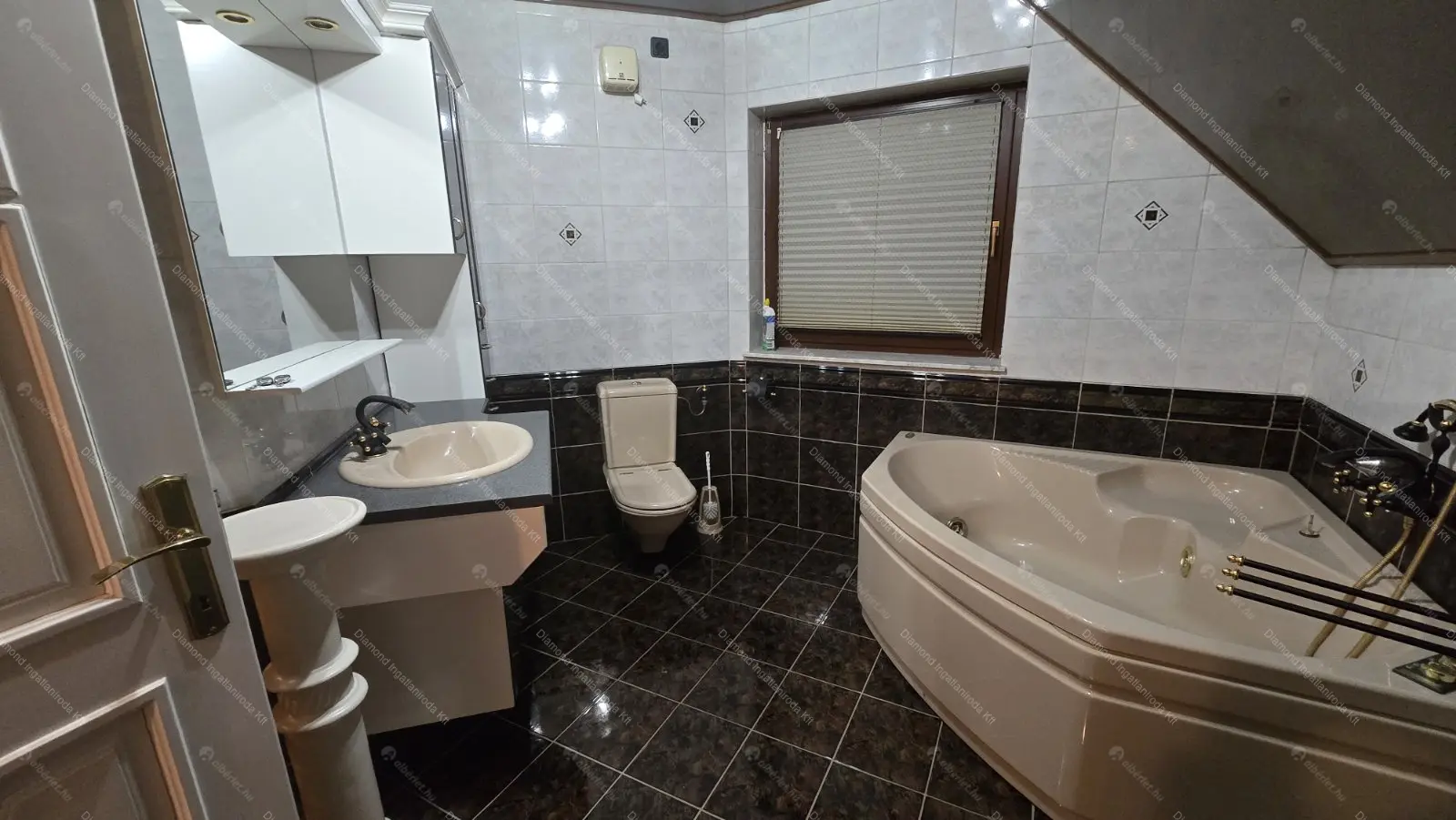 Kiadó albérlet 380000 Ft/hó áron: Budapest, II. kerület  Delta utca. Mérete: 124 nm, 4 szobás | Alberlet.hu - 6645658