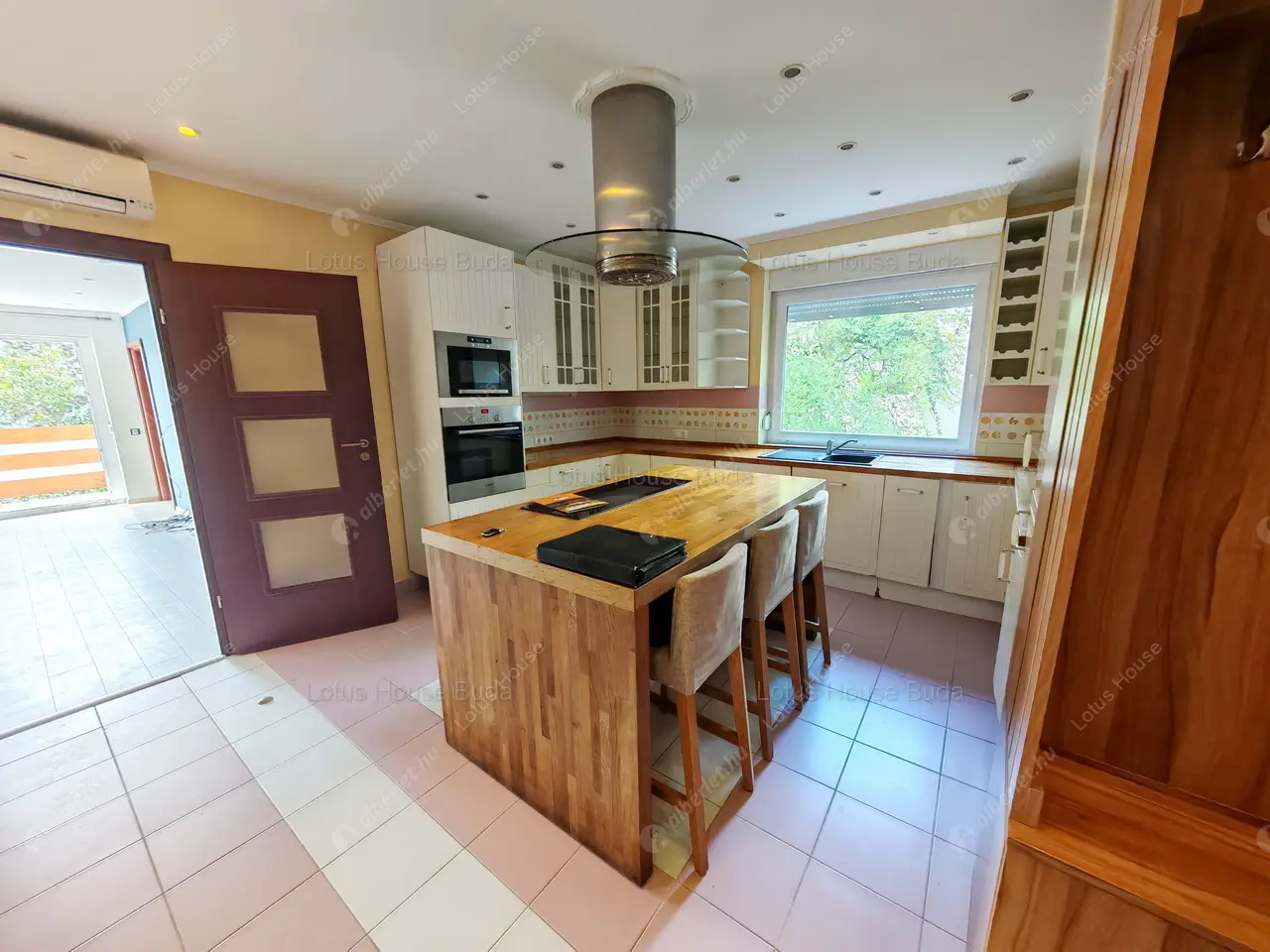 Kiadó albérlet 349000 Ft/hó áron: Budapest, II. kerület  Endrődi Sándor utca. Mérete: 71 nm, 3 szobás | Alberlet.hu - 6557594