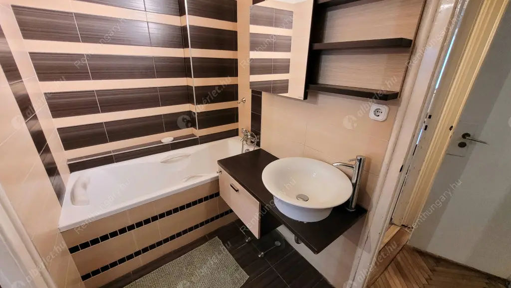 Kiadó albérlet 250000 Ft/hó áron: Budapest, II. kerület  Fazekas utca. Mérete: 56 nm, 2 szobás | Alberlet.hu - 6582875