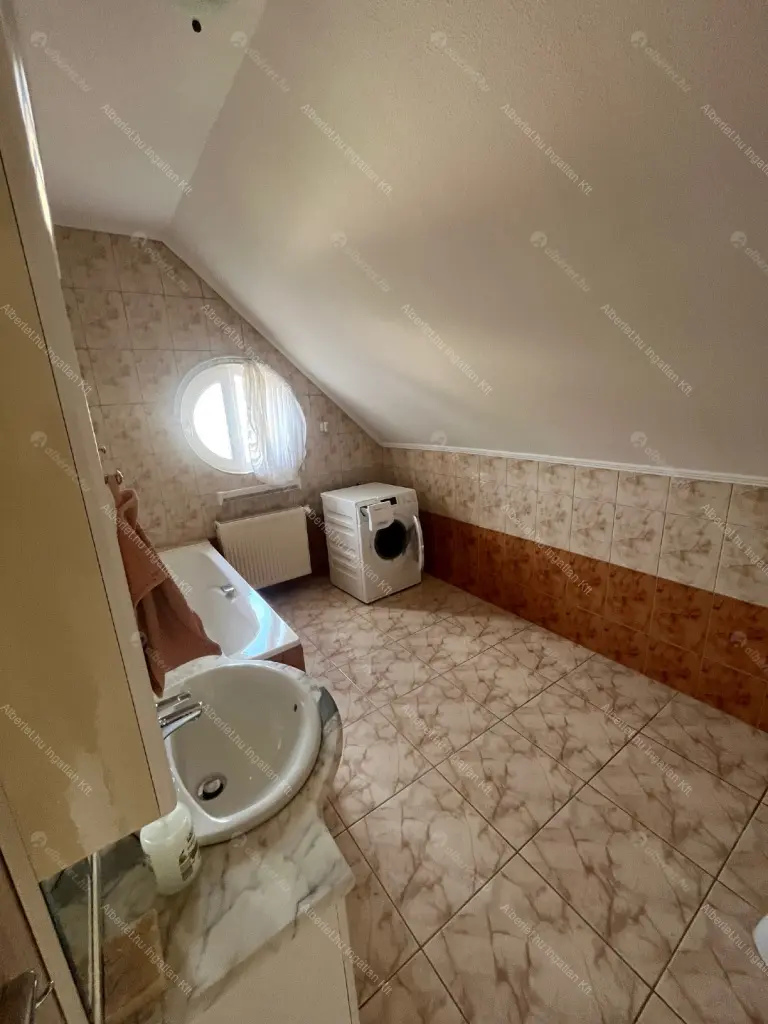 Kiadó albérlet 760000 Ft/hó áron: Budapest, II. kerület  Felső Zöldmáli út. Mérete: 107 nm, 5 szobás | Alberlet.hu - 6671606