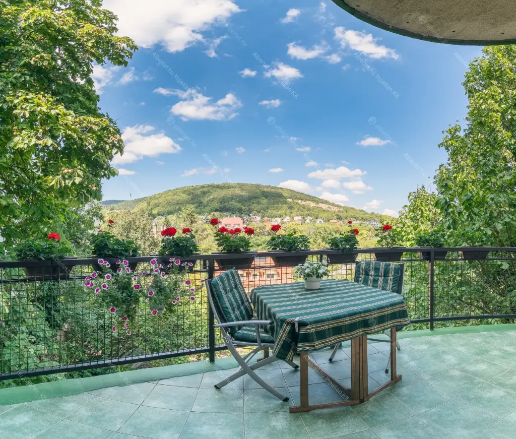 Kiadó albérlet 670000 Ft/hó áron: Budapest, II. kerület  Felső Zöldmáli út. Mérete: 107 nm, 5 szobás | Alberlet.hu - 6673525