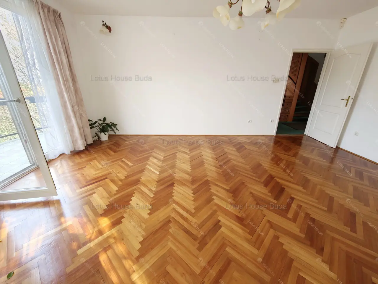 Kiadó albérlet 670000 Ft/hó áron: Budapest, II. kerület  Felső Zöldmáli út. Mérete: 120 nm, 5 szobás | Alberlet.hu - 6693045