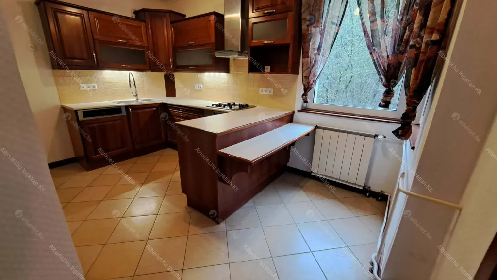 Kiadó albérlet 890000 Ft/hó áron: Budapest, II. kerület  Felső Zöldmáli út. Mérete: 185 nm, 3 szobás | Alberlet.hu - 6689535