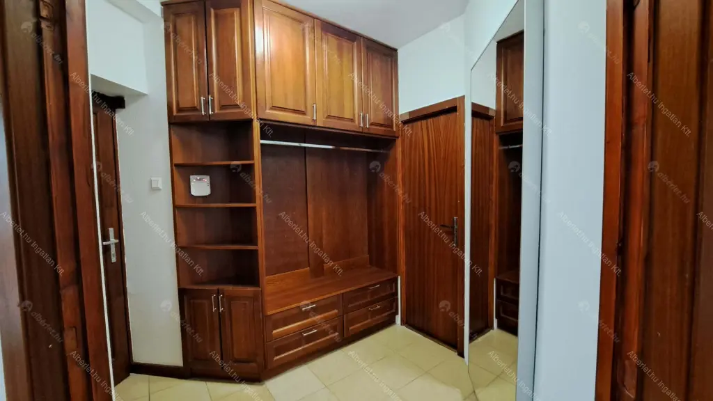 Kiadó albérlet 790000 Ft/hó áron: Budapest, II. kerület  Felső Zöldmáli út. Mérete: 185 nm, 3 szobás | Alberlet.hu - 6709059