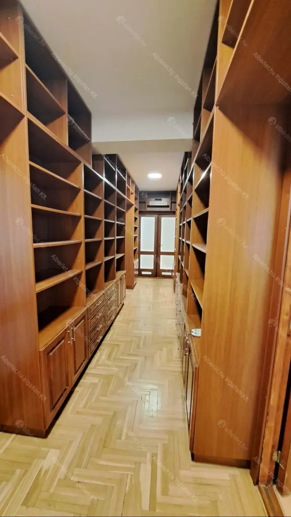 Kiadó albérlet 790000 Ft/hó áron: Budapest, II. kerület  Felső Zöldmáli út. Mérete: 185 nm, 3 szobás | Alberlet.hu - 6709063