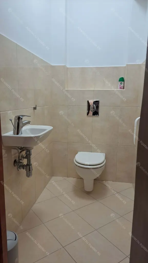 Kiadó albérlet 790000 Ft/hó áron: Budapest, II. kerület  Felső Zöldmáli út. Mérete: 185 nm, 3 szobás | Alberlet.hu - 6709068