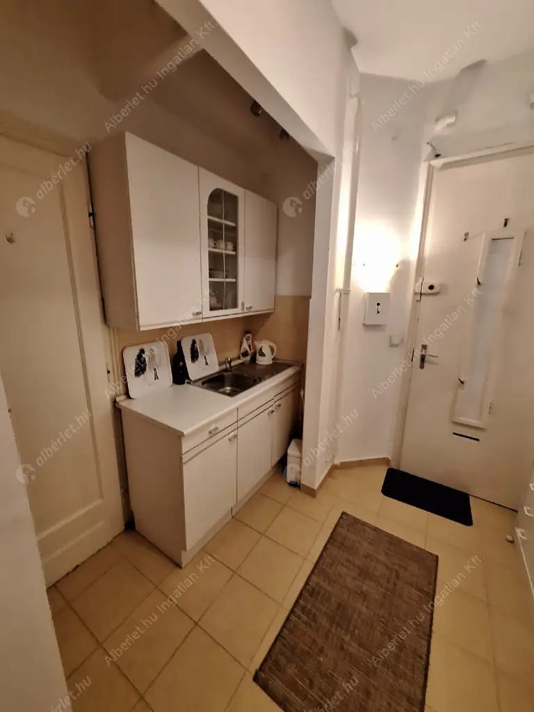Kiadó albérlet 190000 Ft/hó áron: Budapest, II. kerület  Frankel Leó út. Mérete: 30 nm, 1 szobás | Alberlet.hu - 6630833