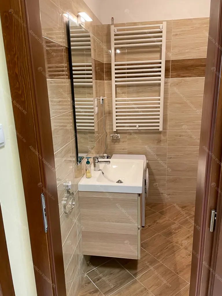 Kiadó albérlet 280000 Ft/hó áron: Budapest, II. kerület  Gábor Áron utca. Mérete: 51 nm, 1 szobás | Alberlet.hu - 6648329