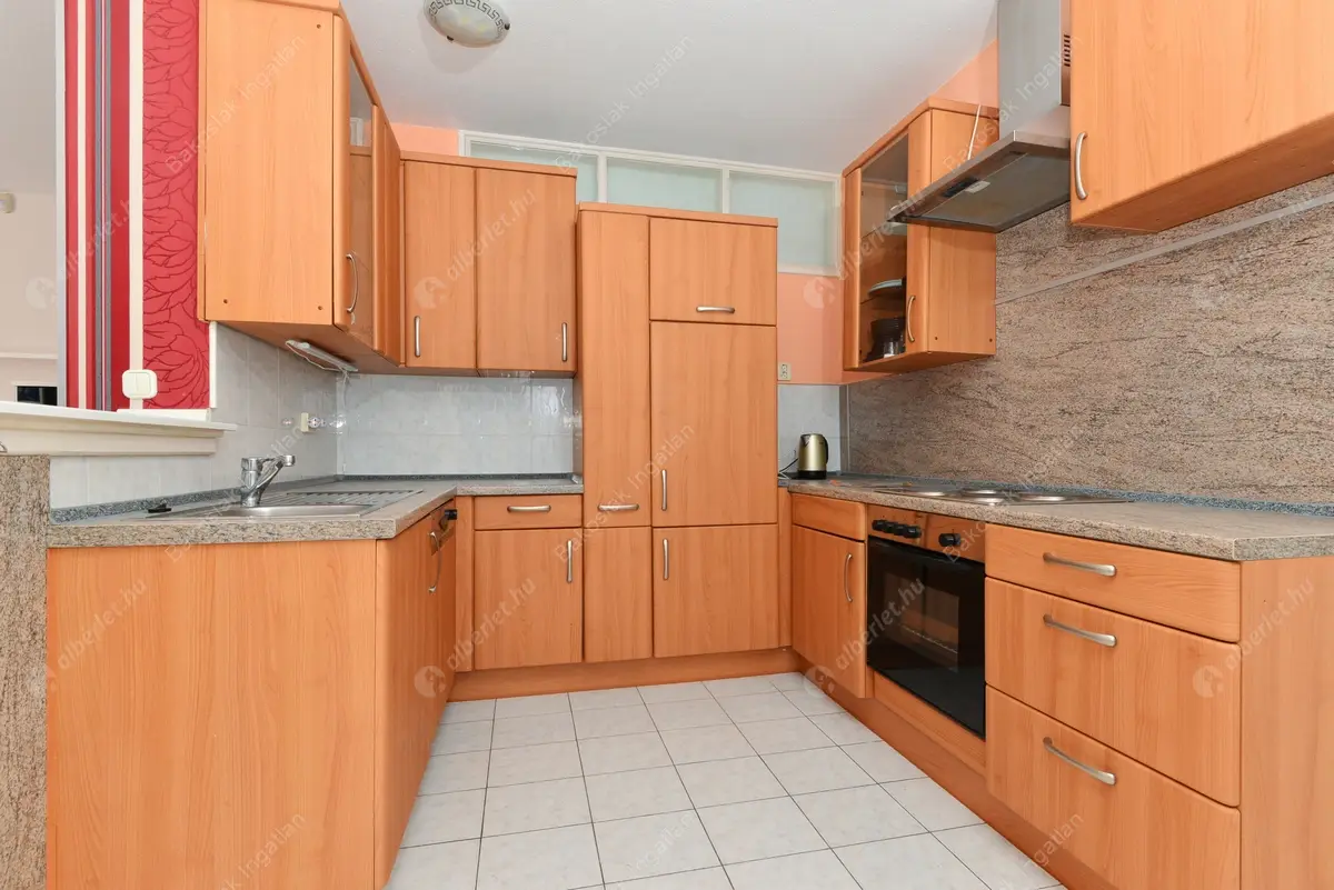 Kiadó albérlet 388000 Ft/hó áron: Budapest, II. kerület  Gábor Áron utca. Mérete: 70 nm, 3 szobás | Alberlet.hu - 5640380