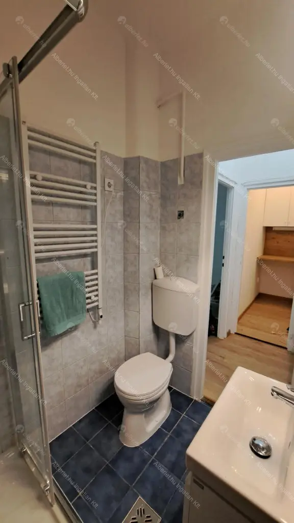 Kiadó albérlet 190000 Ft/hó áron: Budapest, II. kerület  Guyon köz. Mérete: 29 nm, 1 szobás | Alberlet.hu - 6708063