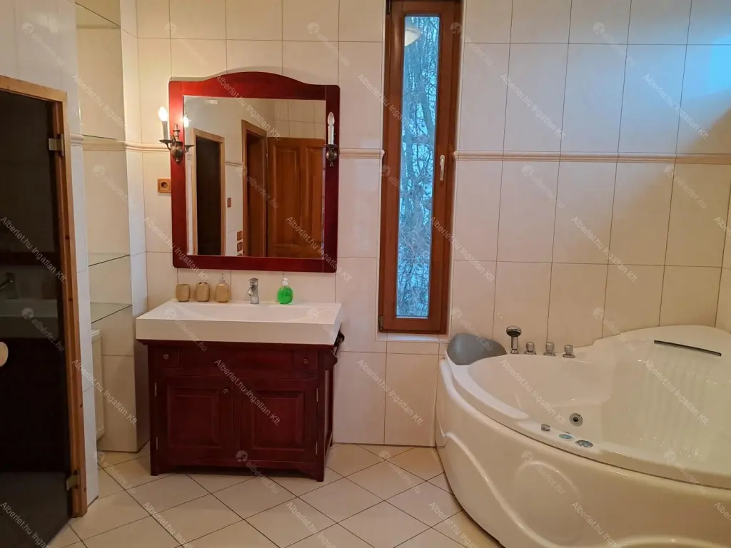 Kiadó albérlet 1500000 Ft/hó áron: Budapest, II. kerület  Hárshegyi út. Mérete: 120 nm, 4 szobás | Alberlet.hu - 6653452