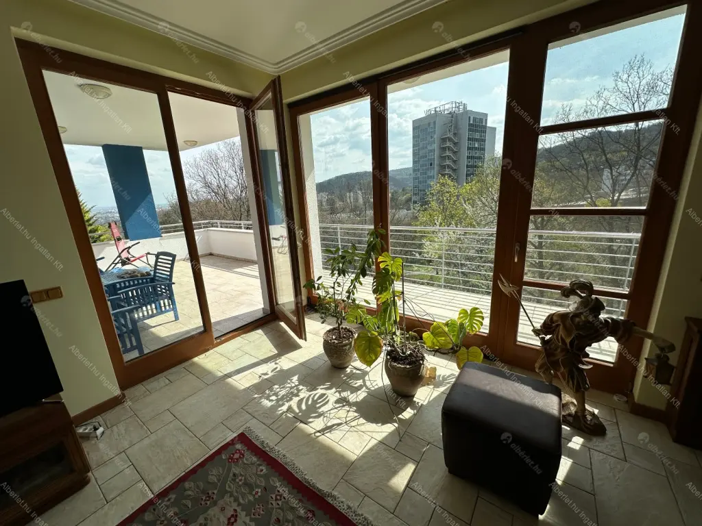 Kiadó albérlet 1400000 Ft/hó áron: Budapest, II. kerület  Hárshegyi út. Mérete: 120 nm, 4 szobás | Alberlet.hu - 6692328