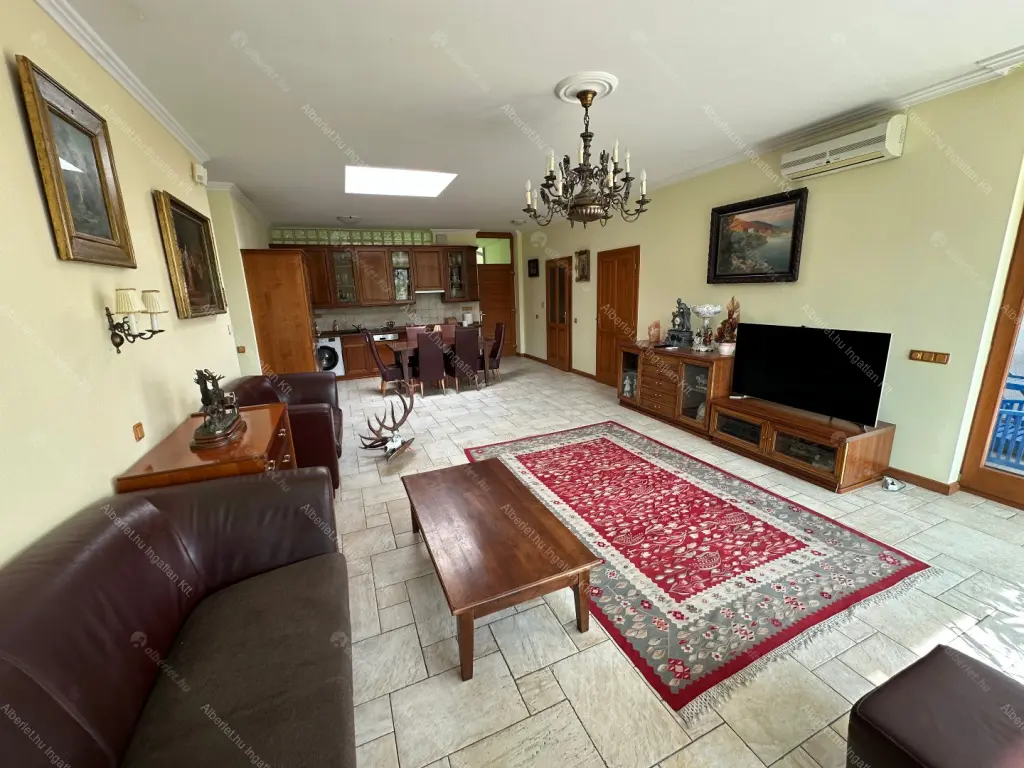 Kiadó albérlet 1400000 Ft/hó áron: Budapest, II. kerület  Hárshegyi út. Mérete: 120 nm, 4 szobás | Alberlet.hu - 6692331