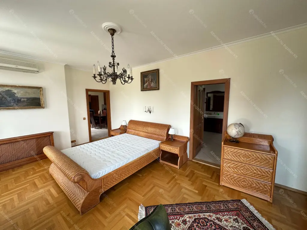 Kiadó albérlet 1400000 Ft/hó áron: Budapest, II. kerület  Hárshegyi út. Mérete: 120 nm, 4 szobás | Alberlet.hu - 6692341