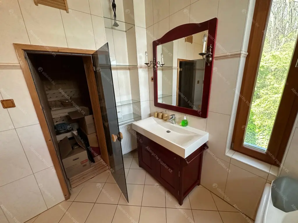 Kiadó albérlet 1400000 Ft/hó áron: Budapest, II. kerület  Hárshegyi út. Mérete: 120 nm, 4 szobás | Alberlet.hu - 6692343