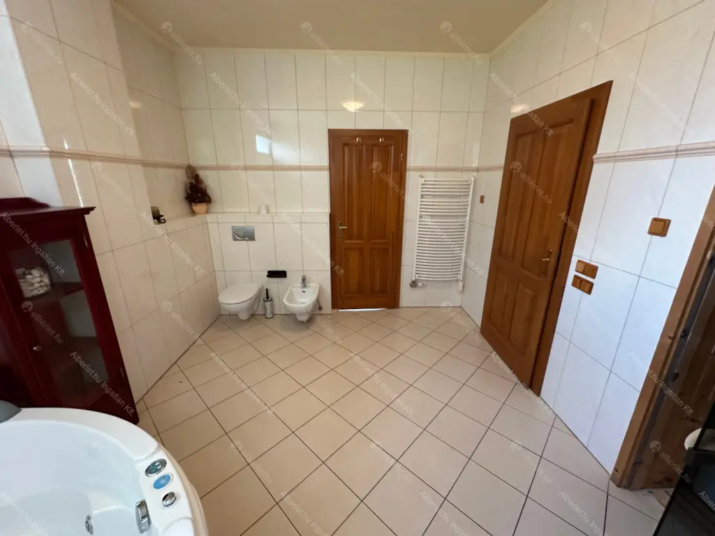 Kiadó albérlet 1400000 Ft/hó áron: Budapest, II. kerület  Hárshegyi út. Mérete: 120 nm, 4 szobás | Alberlet.hu - 6692345