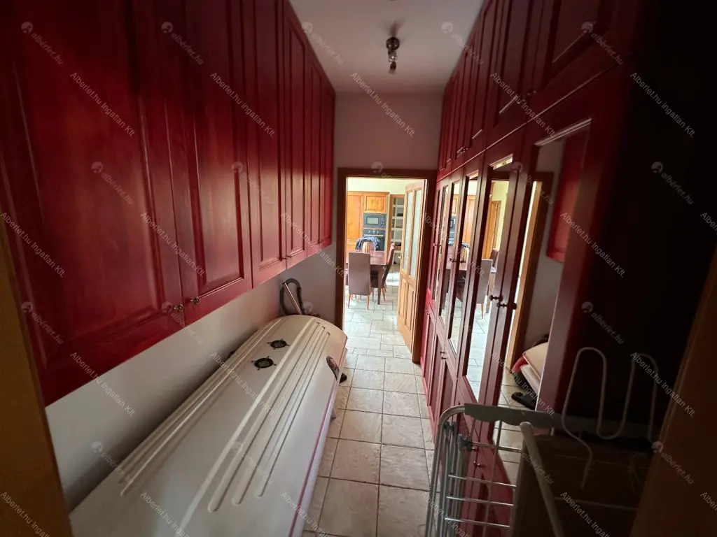 Kiadó albérlet 1400000 Ft/hó áron: Budapest, II. kerület  Hárshegyi út. Mérete: 120 nm, 4 szobás | Alberlet.hu - 6692346