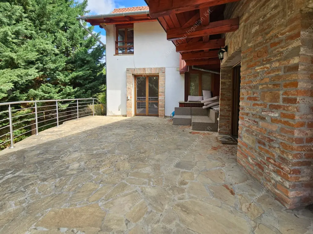 Kiadó albérlet 880000 Ft/hó áron: Budapest, II. kerület  Honvéd utca. Mérete: 280 nm, 5 szobás | Alberlet.hu - 6569476