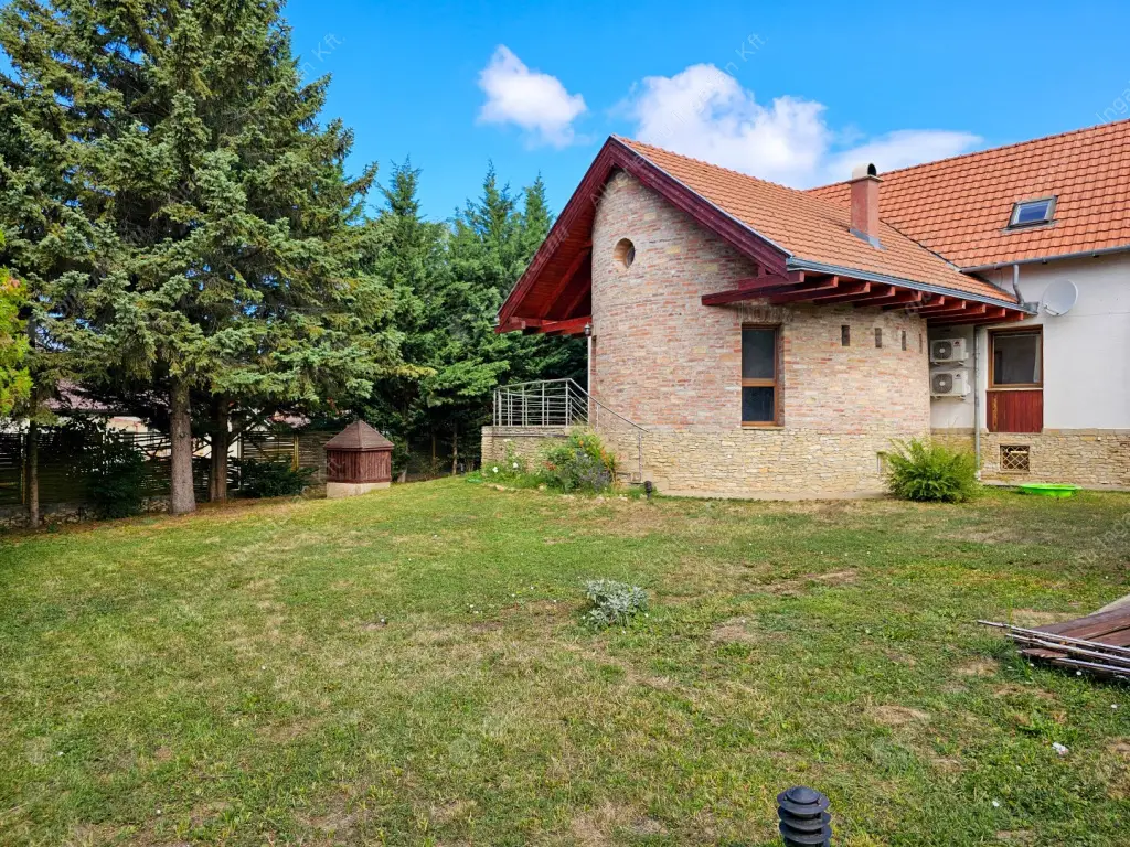 Kiadó albérlet 880000 Ft/hó áron: Budapest, II. kerület  Honvéd utca. Mérete: 280 nm, 5 szobás | Alberlet.hu - 6569477