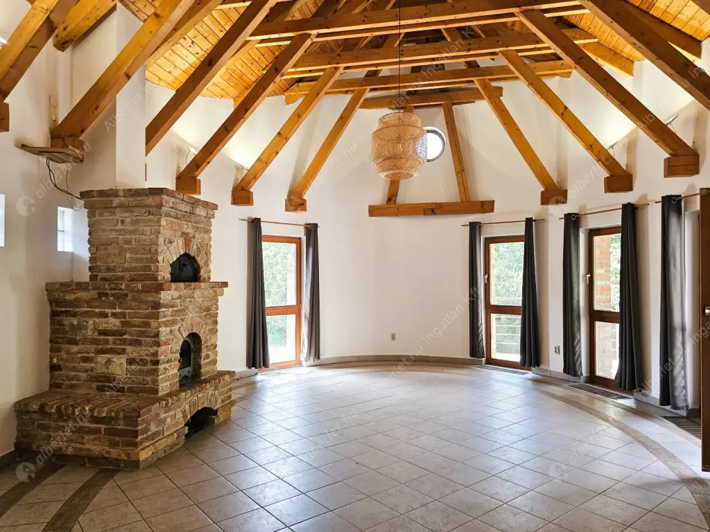 Kiadó albérlet 880000 Ft/hó áron: Budapest, II. kerület  Honvéd utca. Mérete: 280 nm, 5 szobás | Alberlet.hu - 6569479