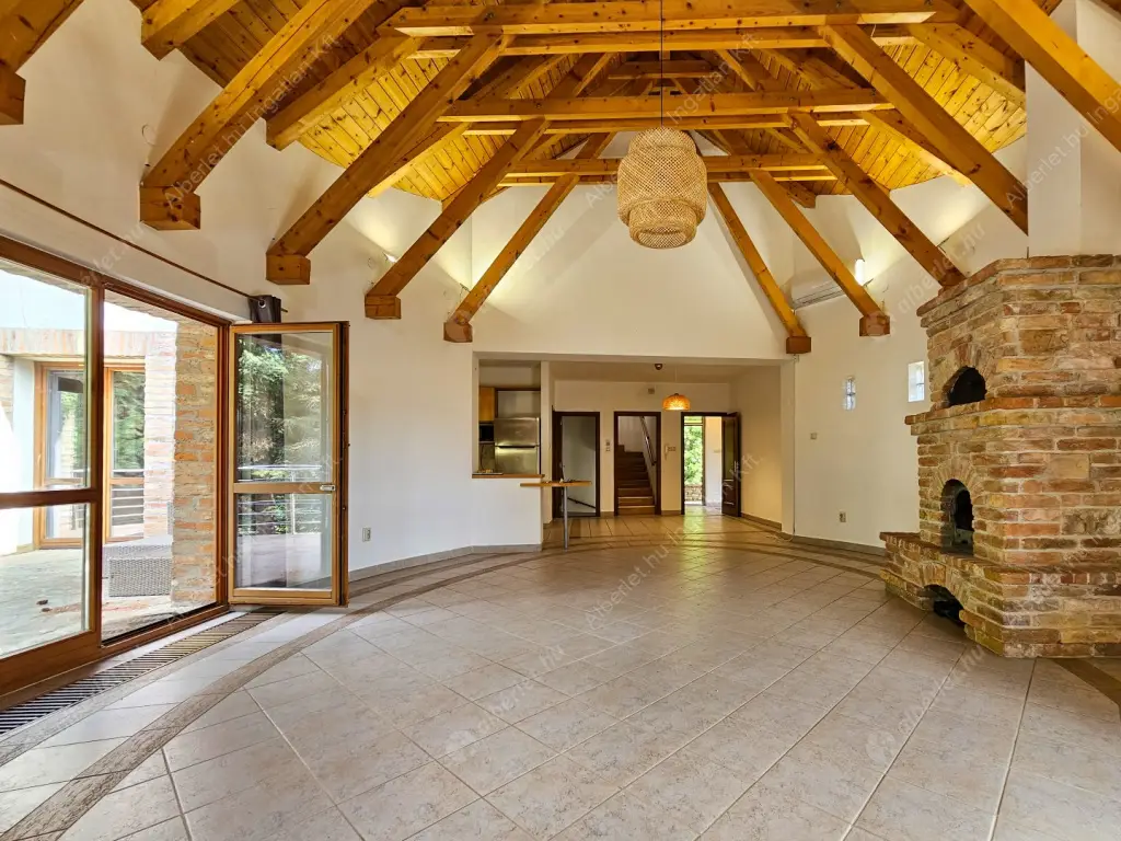 Kiadó albérlet 880000 Ft/hó áron: Budapest, II. kerület  Honvéd utca. Mérete: 280 nm, 5 szobás | Alberlet.hu - 6569482