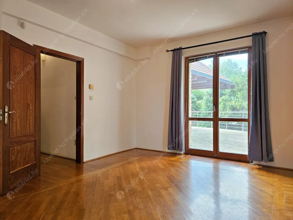Kiadó albérlet 880000 Ft/hó áron: Budapest, II. kerület  Honvéd utca. Mérete: 280 nm, 5 szobás | Alberlet.hu - 6569488
