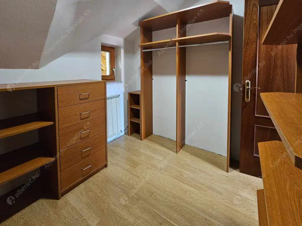 Kiadó albérlet 880000 Ft/hó áron: Budapest, II. kerület  Honvéd utca. Mérete: 280 nm, 5 szobás | Alberlet.hu - 6569493