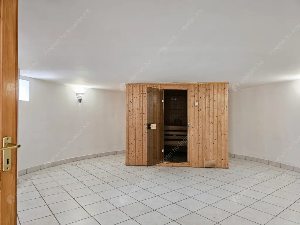 Kiadó albérlet 880000 Ft/hó áron: Budapest, II. kerület  Honvéd utca. Mérete: 280 nm, 5 szobás | Alberlet.hu - 6569499