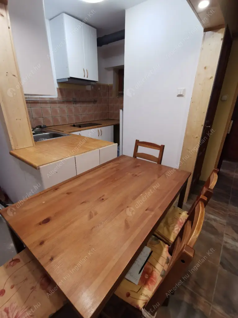 Kiadó albérlet 360000 Ft/hó áron: Budapest, II. kerület  Huba vezér utca. Mérete: 75 nm, 3 szobás | Alberlet.hu - 6572857