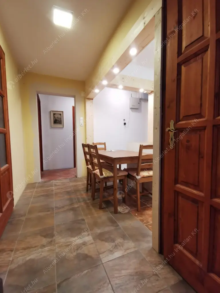 Kiadó albérlet 360000 Ft/hó áron: Budapest, II. kerület  Huba vezér utca. Mérete: 75 nm, 3 szobás | Alberlet.hu - 6572865