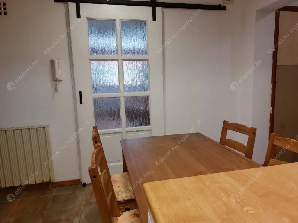 Kiadó albérlet 360000 Ft/hó áron: Budapest, II. kerület  Huba vezér utca. Mérete: 75 nm, 3 szobás | Alberlet.hu - 6572868