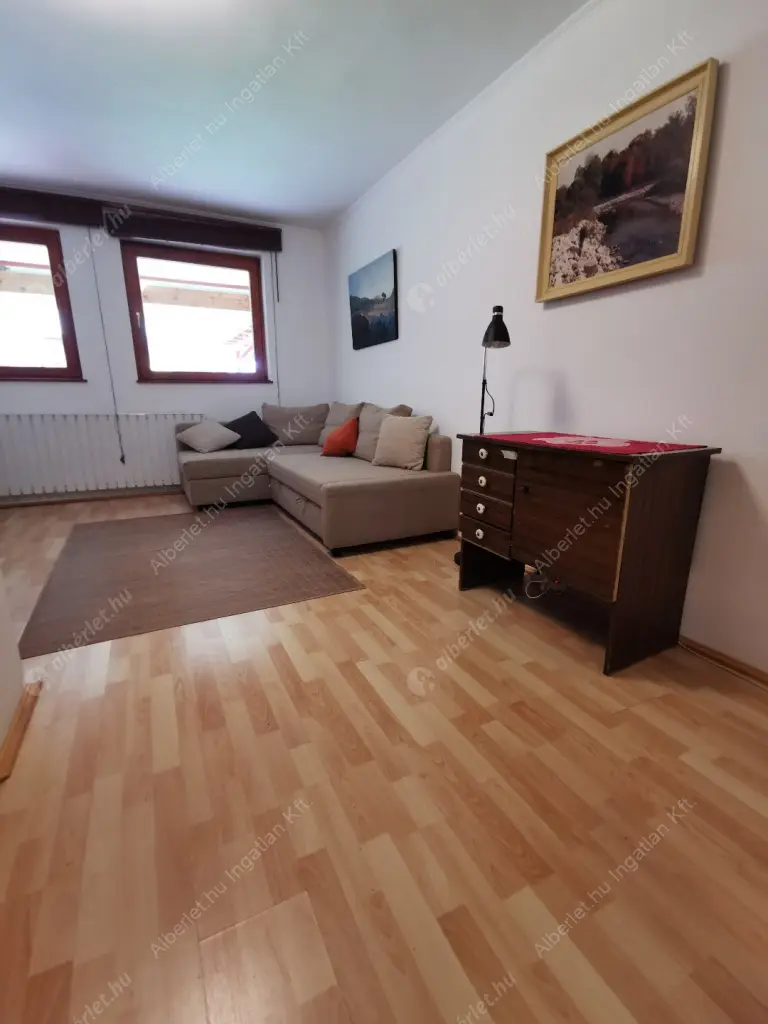 Kiadó albérlet 360000 Ft/hó áron: Budapest, II. kerület  Huba vezér utca. Mérete: 75 nm, 3 szobás | Alberlet.hu - 6572870