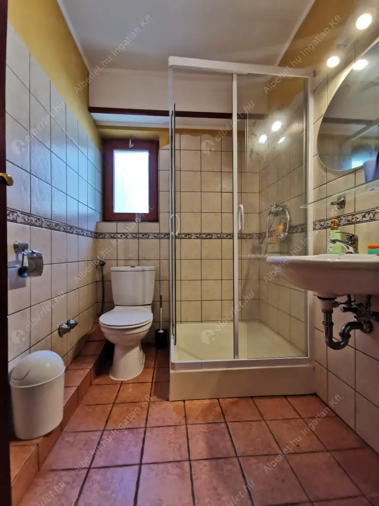 Kiadó albérlet 360000 Ft/hó áron: Budapest, II. kerület  Huba vezér utca. Mérete: 75 nm, 3 szobás | Alberlet.hu - 6572877