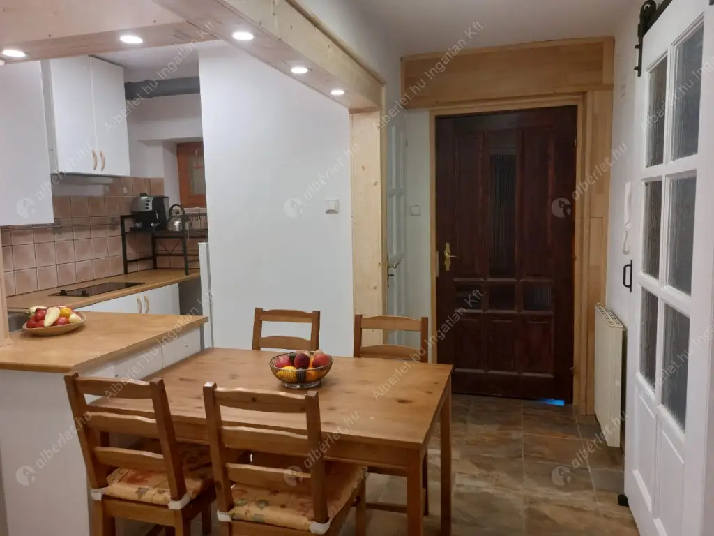 Kiadó albérlet 340000 Ft/hó áron: Budapest, II. kerület  Huba vezér utca. Mérete: 75 nm, 3 szobás | Alberlet.hu - 6574516