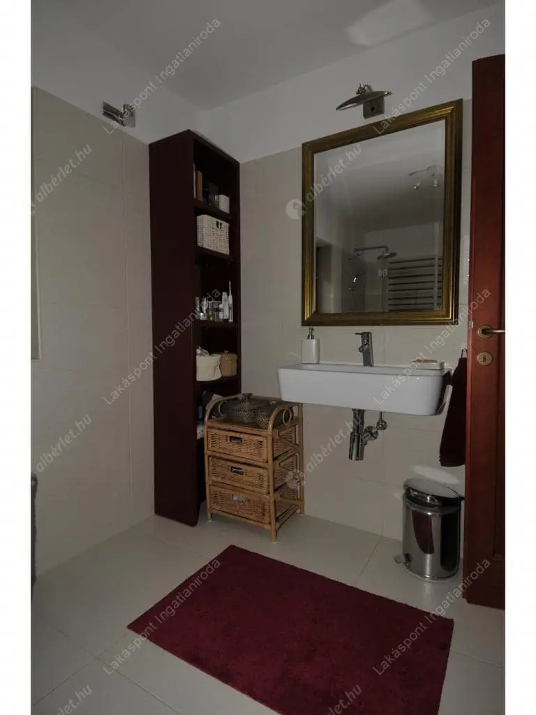 Kiadó albérlet 1186000 Ft/hó áron: Budapest, II. kerület  József Attila útja. Mérete: 188 nm, 5 szobás | Alberlet.hu - 6634358