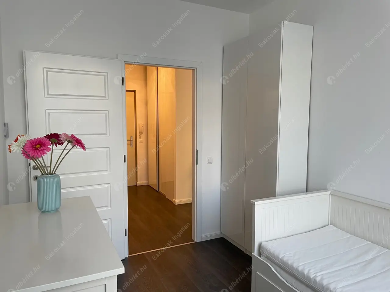 Kiadó albérlet 1018000 Ft/hó áron: Budapest, II. kerület  Józsefhegyi utca. Mérete: 105 nm, 4 szobás | Alberlet.hu - 5346350