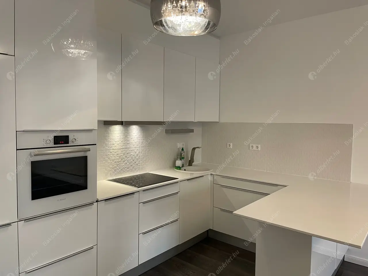 Kiadó albérlet 1018000 Ft/hó áron: Budapest, II. kerület  Józsefhegyi utca. Mérete: 105 nm, 4 szobás | Alberlet.hu - 5346356